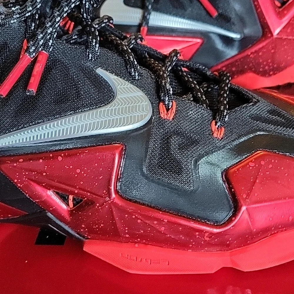 Nike LeBron XI Miami Heat 10.5 Metallic